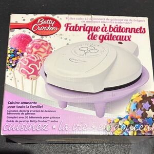 Betty Crocker Cake Pop Maker in Pink and Black